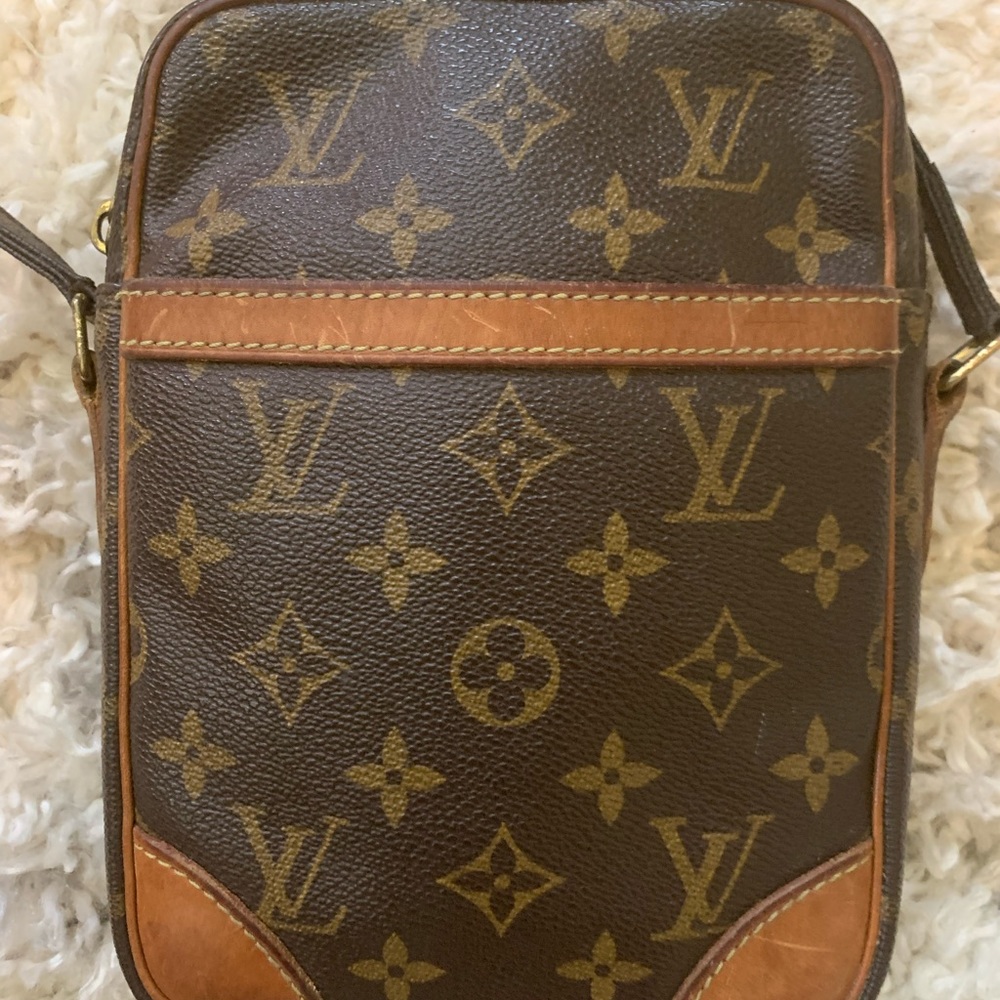Louis Vuitton Authentic Danube Crossbody Bag